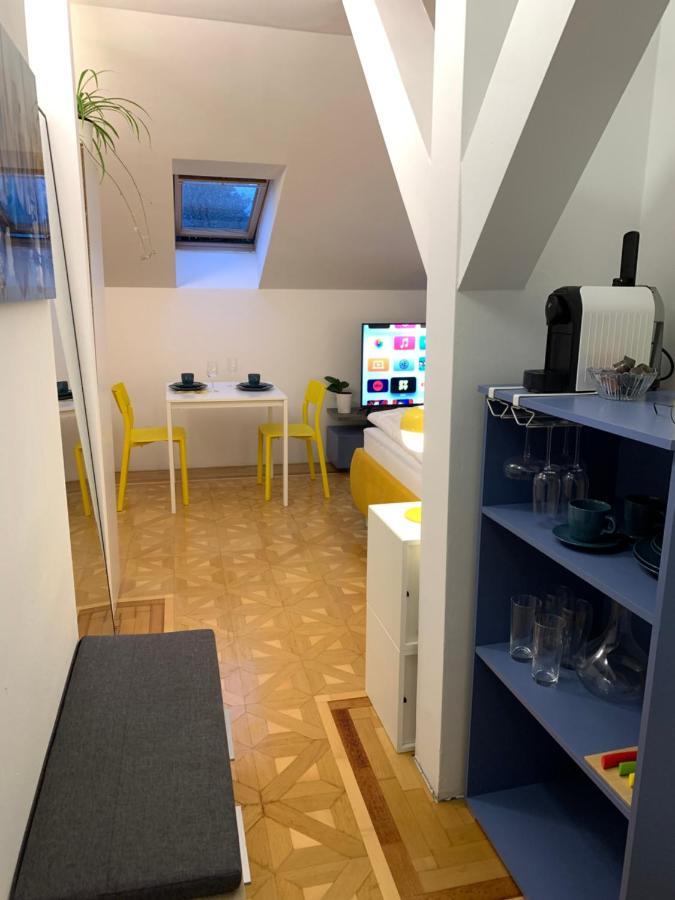Small But Charming-Yellow Appartement 巴登 外观 照片