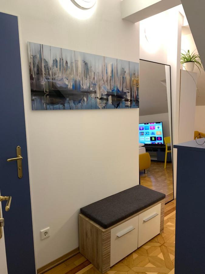 Small But Charming-Yellow Appartement 巴登 外观 照片