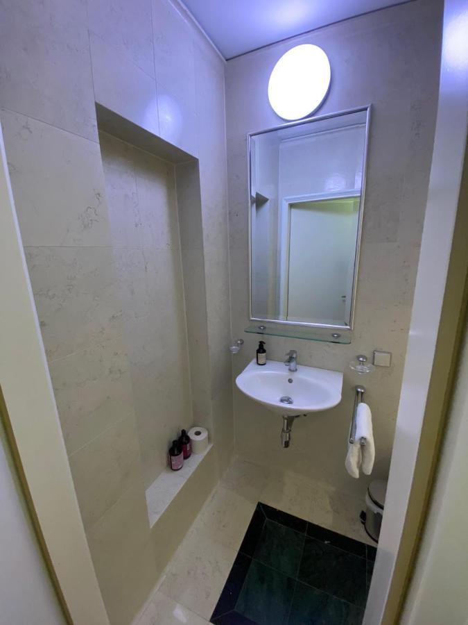 Small But Charming-Yellow Appartement 巴登 外观 照片