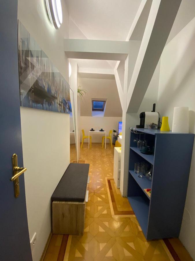 Small But Charming-Yellow Appartement 巴登 外观 照片